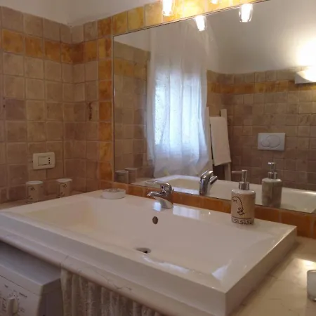 Trullo Bianco Ulivo * אוסטוני