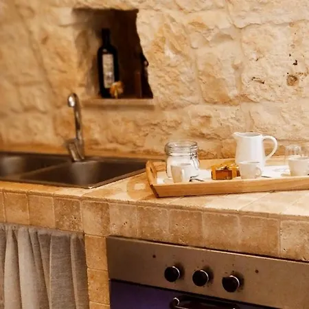 Trullo Bianco Ulivo בית נופש *