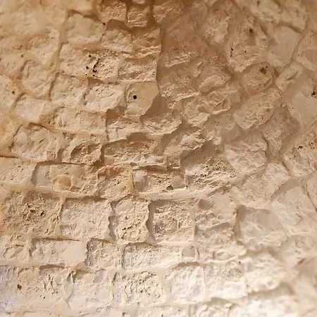 Trullo Bianco Ulivo *