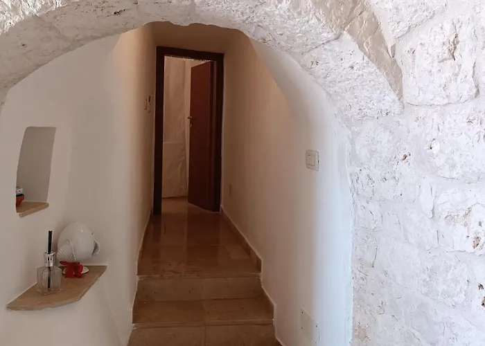 Trullo Bianco Ulivo *