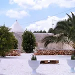 Trullo Bianco Ulivo * Ostuni