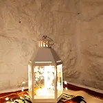Trullo Bianco Ulivo * Ostuni