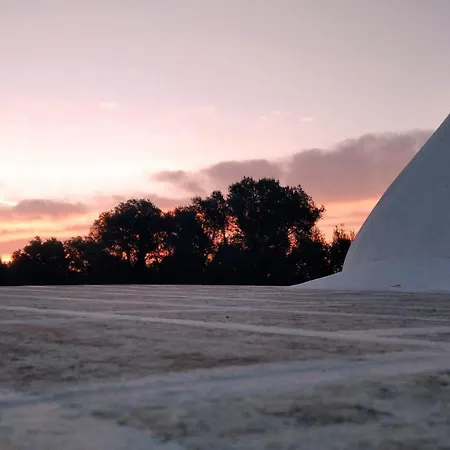 Trullo Bianco Ulivo * Ostuni