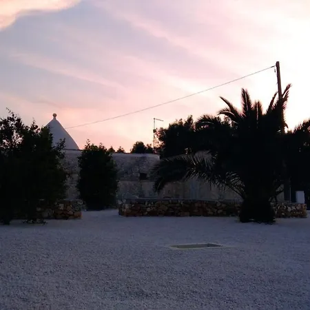 Trullo Bianco Ulivo Holiday home