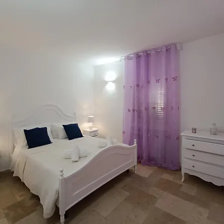 Trullo Bianco Ulivo Holiday home