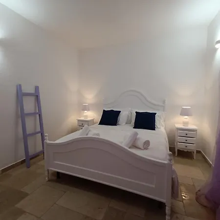 Trullo Bianco Ulivo *